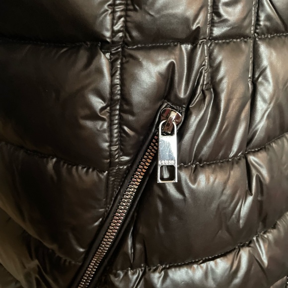 ***SOLD***Guess Channel Quilted Puffer Jacket - Size XL - Picture 8 of 16
